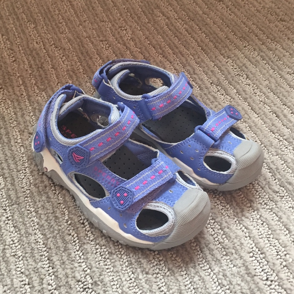 Little girl Sperry sandal